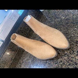 Beautiful size 10 Woman’s Shoes